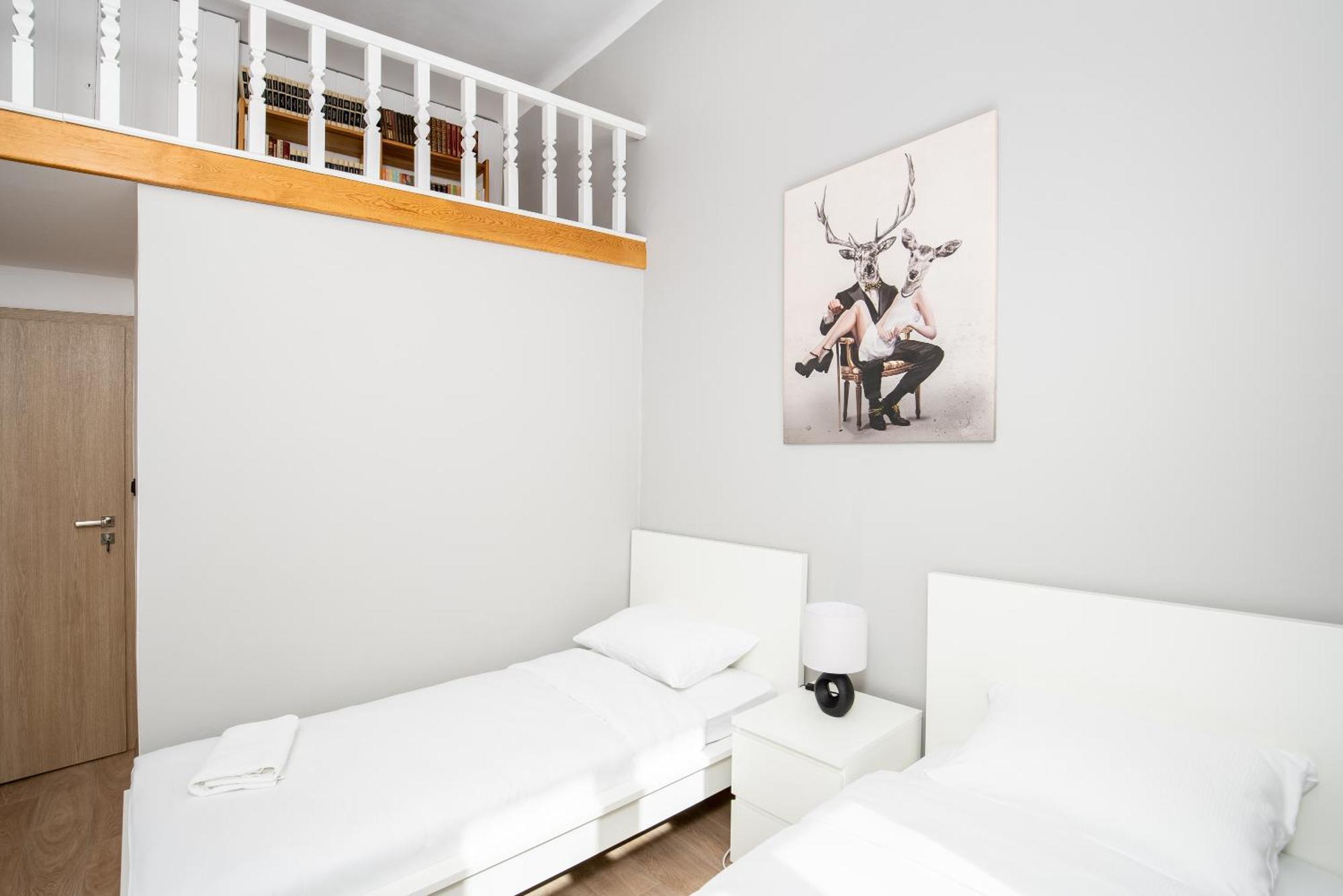 Апартаменти Starowislna 37 With Mezzanine Краків